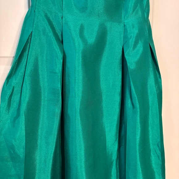 Tahari Dress with Pockets Emerald Green size 8 - Picture 3 of 11